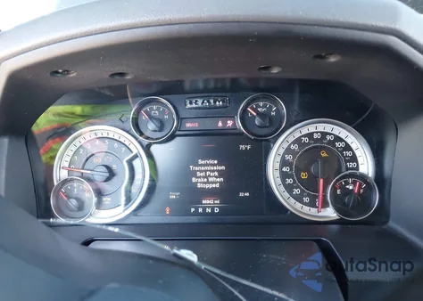 2018 Ram 1500 Lone Star Silver 4X2 5'7 Box z USA, uszkodzony, nr VIN 1C6RR6LT6JS244819